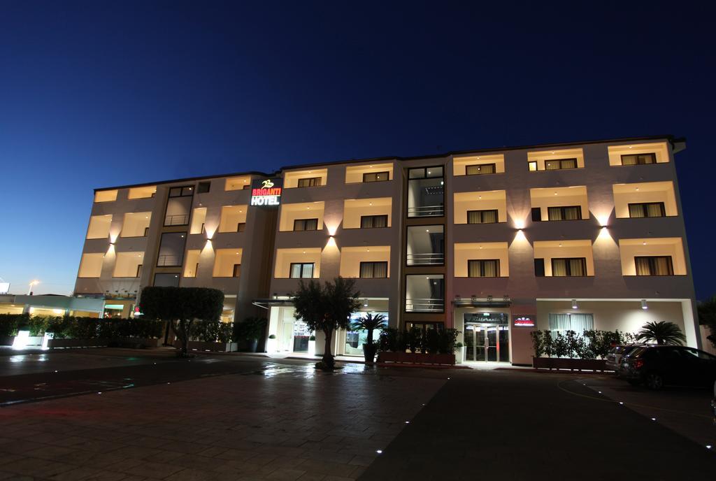 Hotel Briganti Куалиано Екстериор снимка