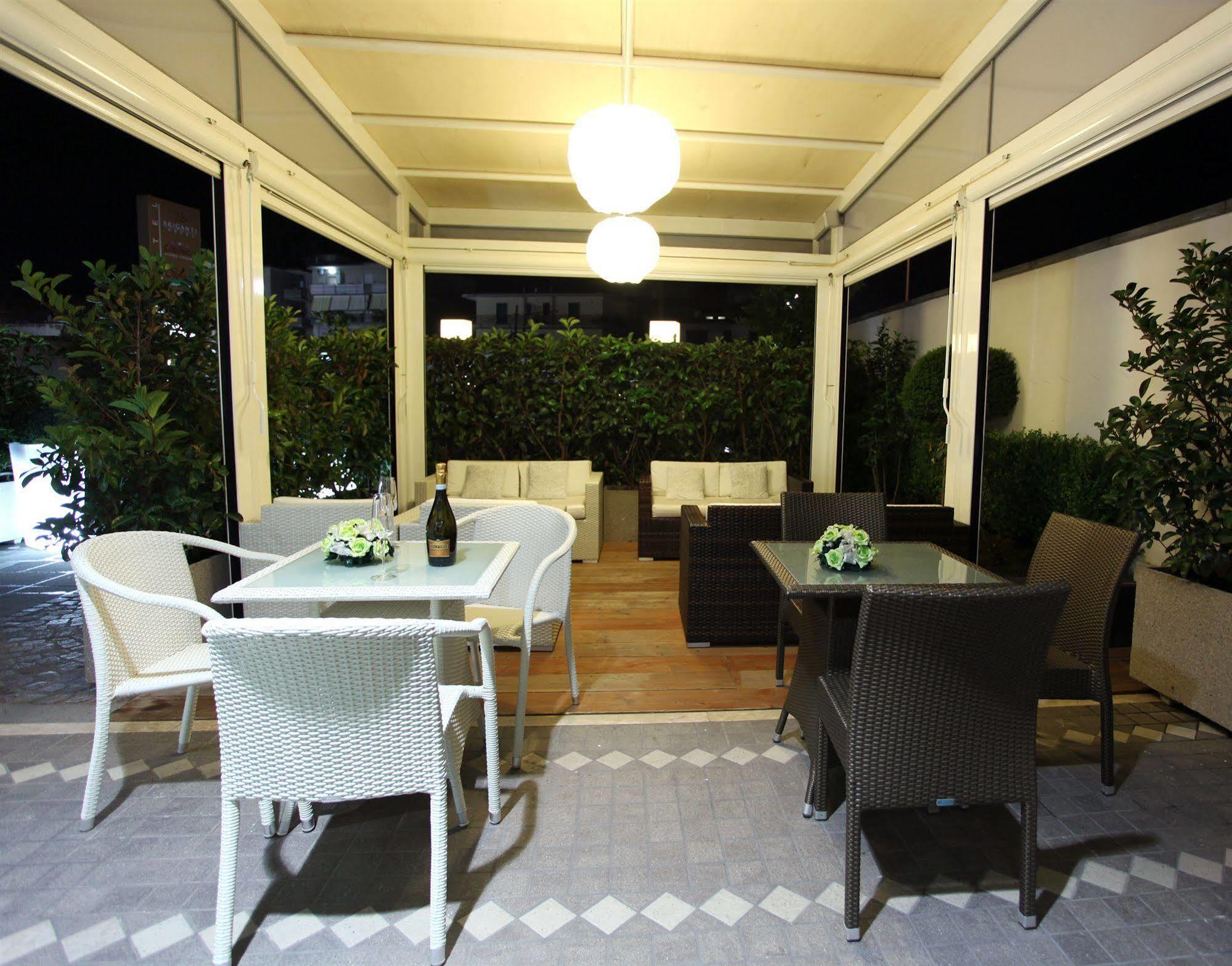 Hotel Briganti Куалиано Екстериор снимка