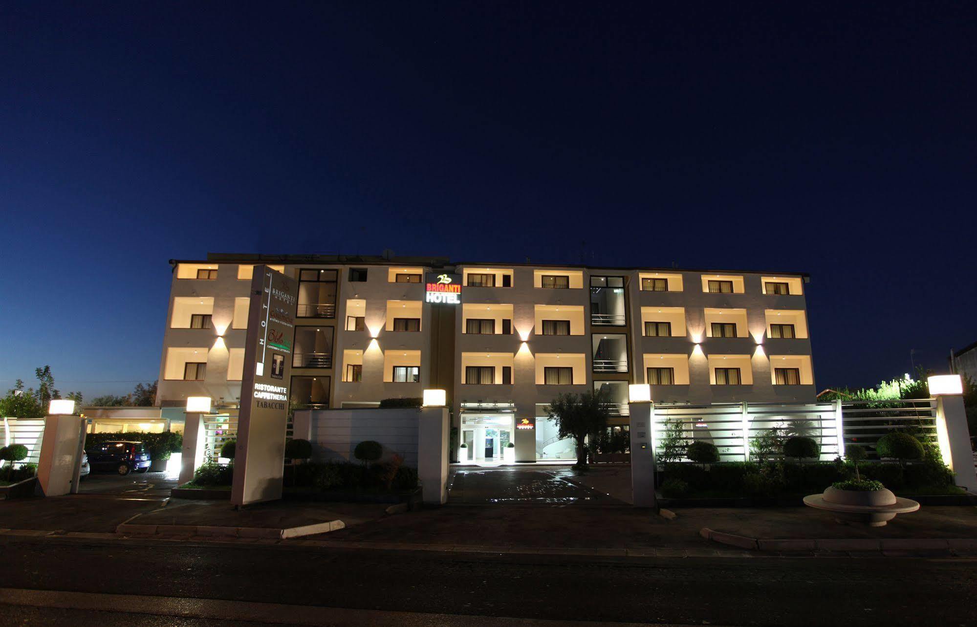 Hotel Briganti Куалиано Екстериор снимка